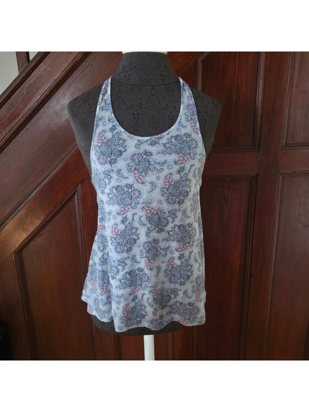 Ae Floral Racerback Tank Top With Zipper Detai Size M Blue & Pink Paisley Print